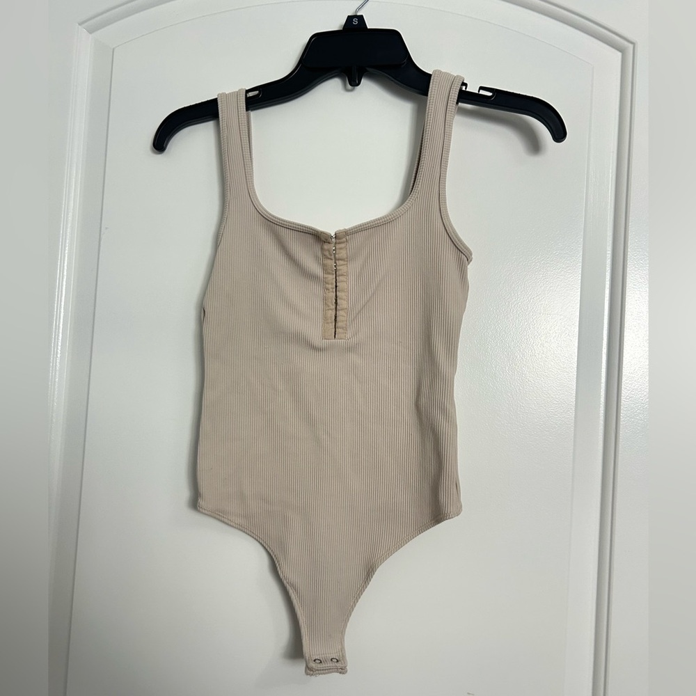 Abercrombie & Fitch Soft A & F Royal Beige Cream Seamless Bodysuit size XS